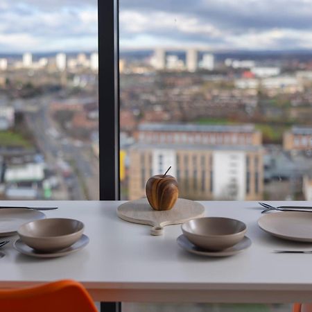 Quayside Penthouse 2 Bedroom Ensuite Near Media City & Manchester United Exterior photo